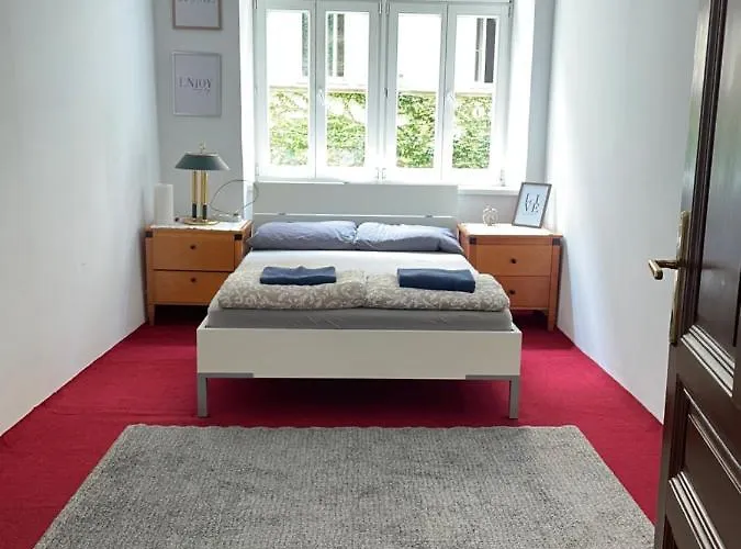 Volkstheater Apartment.